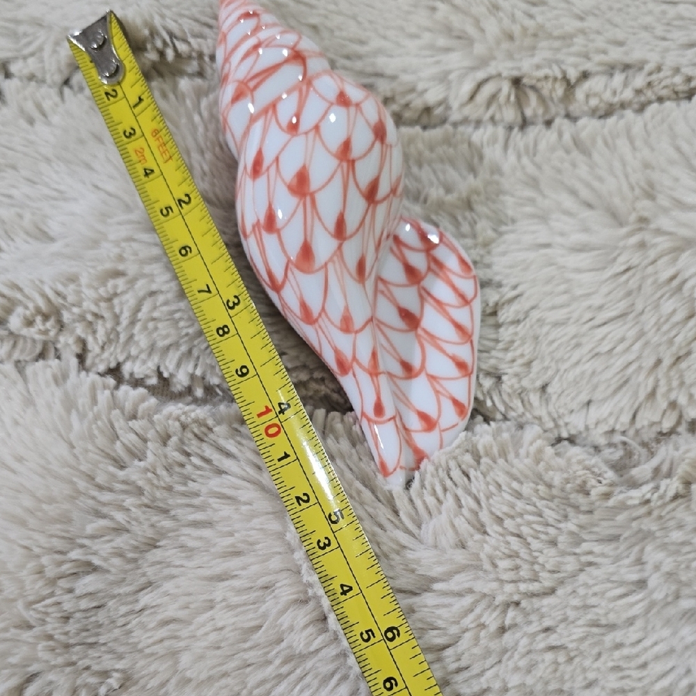 Red and White Decorative Accent Piece By Andrea Sadek. Perfect Condition